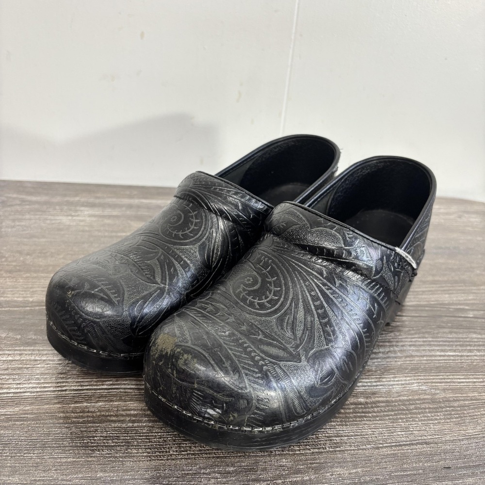 Dansko Clogs Womens 41 10.5 Black Floral Embossed Leather Slip On Work Nursing